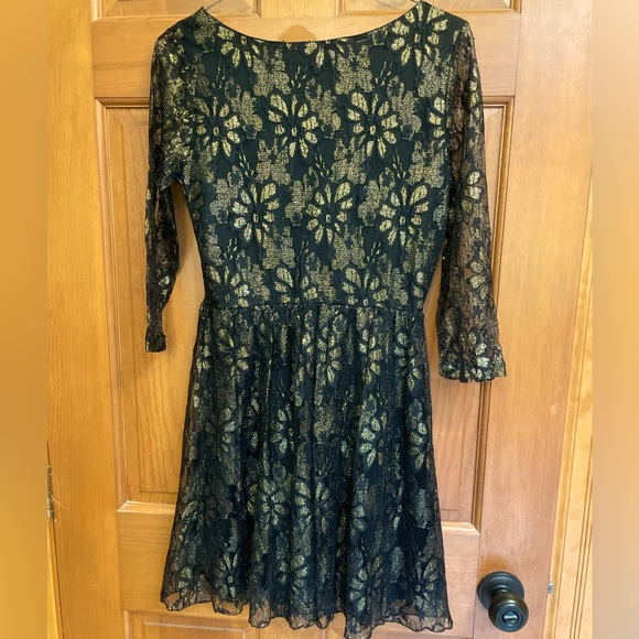 Black & Gold Lace Suzy Shier Cocktail Dress - Picture 3 of 5